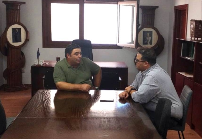 El alcalde de Murtas durante una reunión con Rafael Caballero (MANCOMUNIDAD)