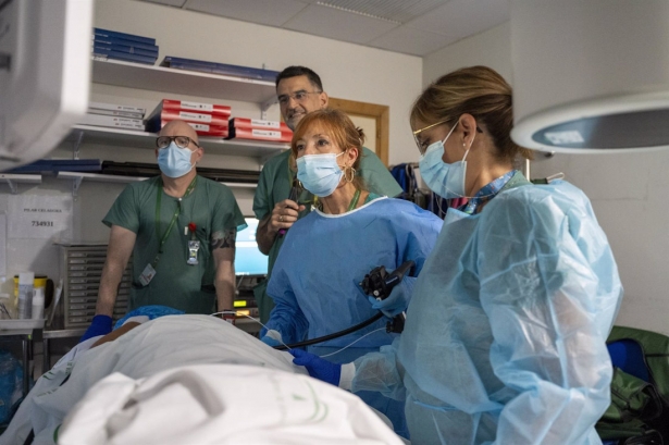 Retransmisión vía `streaming` del servicio de Aparato Digestivo del Virgen de las Nieves (HOSPITAL VIRGEN DE LAS NIEVES) Retransmisión vía `streaming` del servicio de Aparato Digestivo del Virgen de las Nieves (HOSPITAL VIRGEN DE LAS NIEVES)