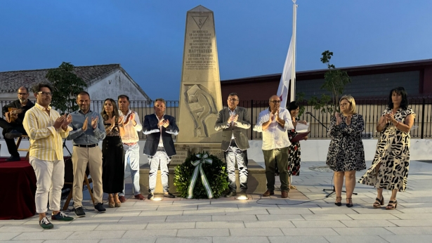 Homenaje a las víctimas (AYTO. PINOS PUENTE)