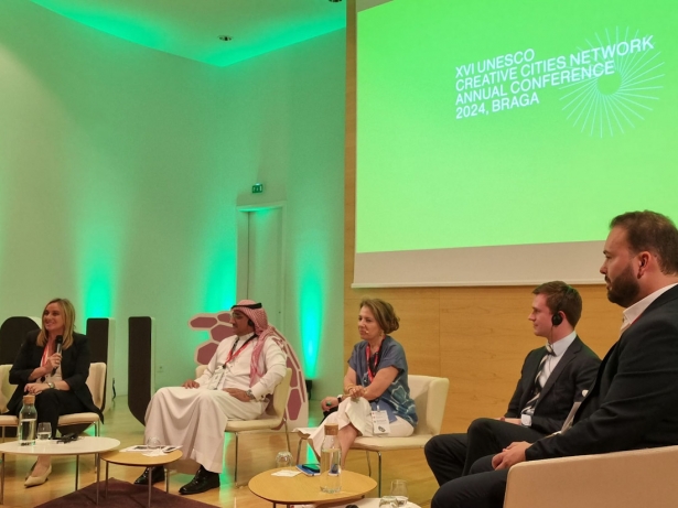 (AYUNTAMIENTO GRANADA) (AYUNTAMIENTO GRANADA)