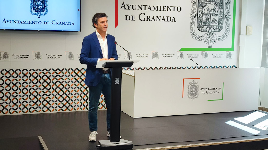 •	El portavoz del equipo de gobierno del Ayuntamiento de Granada, Jorge Saavedra (AYTO. GRANADA)