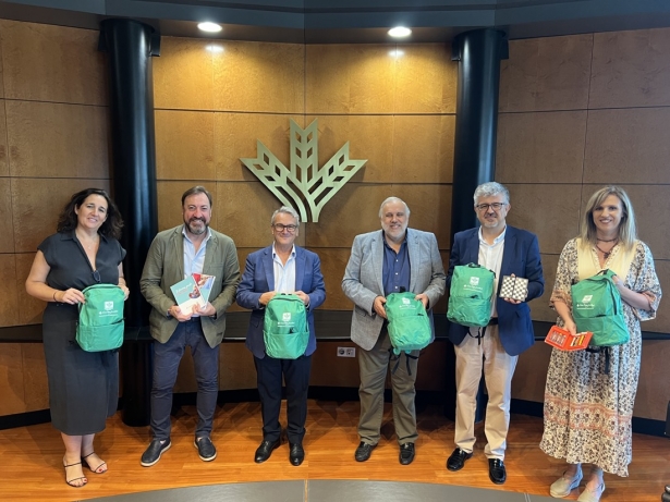 Firma del convenio (CAJA RURAL) Firma del convenio (CAJA RURAL)