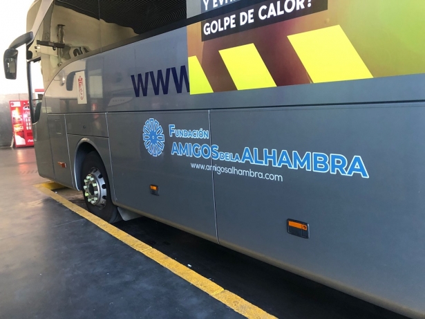 Imagen del autobus (FUNDACIÓN AMIGOS DE LA ALHAMBRA)