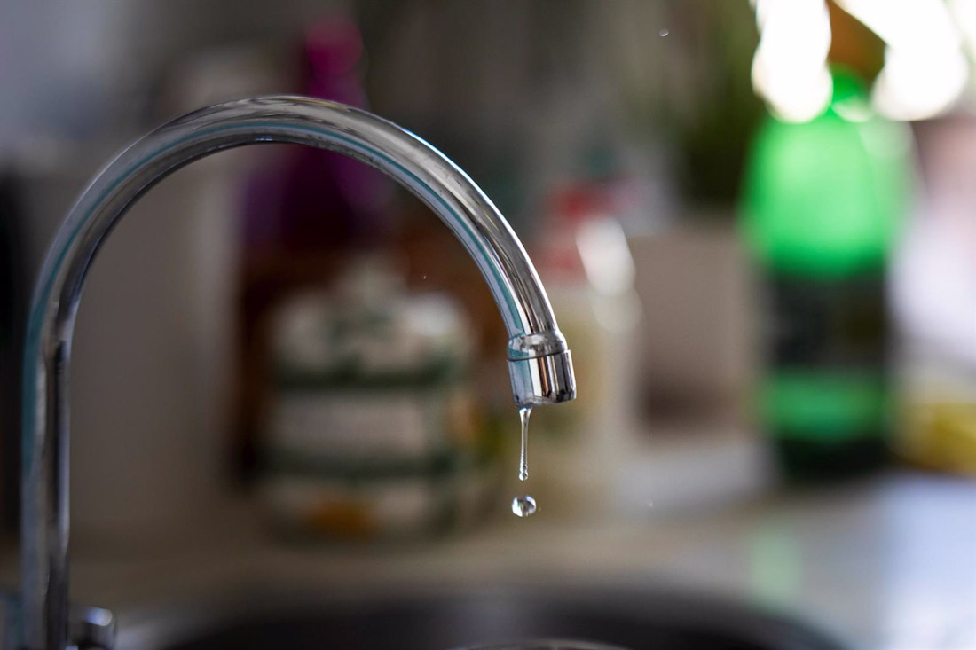 Imágenes de recurso de un grifo de agua para uso doméstico goteando (MARÍA JOSÉ LÓPEZ - EUROPA PRESS)