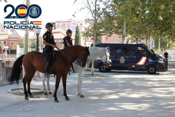 Agentes de la Policía Nacional (POLICÍA NACIONAL)