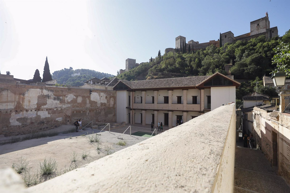 La Alhambra de Granada desde el Maristán, en el barrio del Albaicín, en imagen de archivo (ÁLEX CÁMARA - EUROPA PRESS)