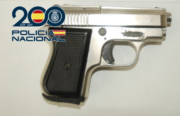 Pistola intervenida (POLICÍA NACIONAL)