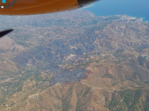 Vista aérea de la zona afectada por el incendio de Almuñécar, el pasado miércoles (PERFIL DEL INFOCA EN LA RED SOCIAL X)