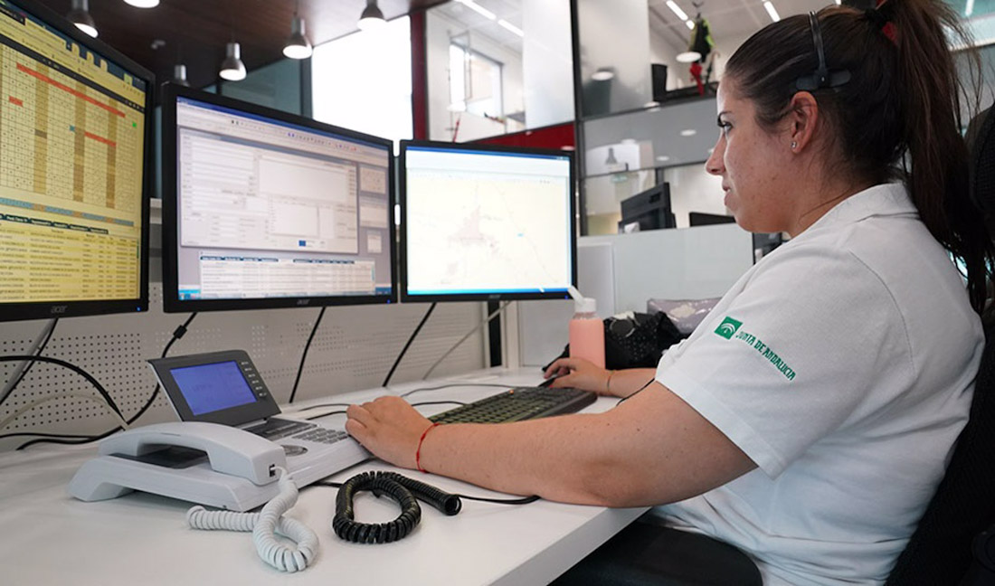 Operadora en la sala regional de 112 Andalucía. Imagen de archivo (112)