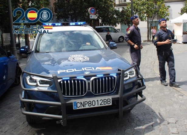 Agentes de la Policía Nacional (POLICÍA NACIONAL) Agentes de la Policía Nacional (POLICÍA NACIONAL)