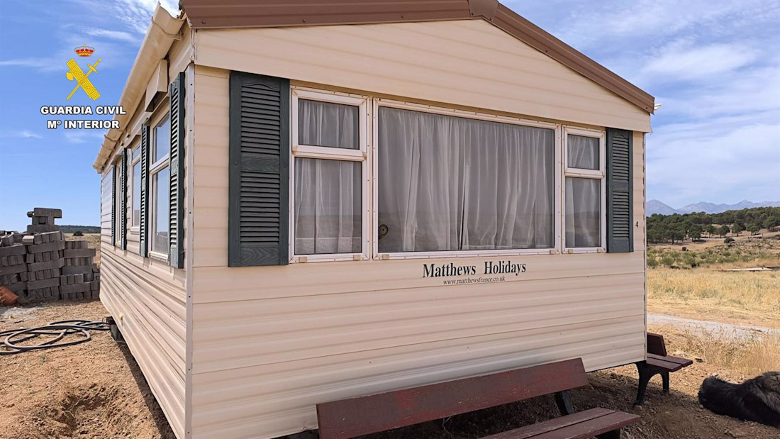 La Guardia Civil recupera en una finca del municipio de Albuñuelas (Granada) una casa prefabricada (GUARDIA CIVIL)