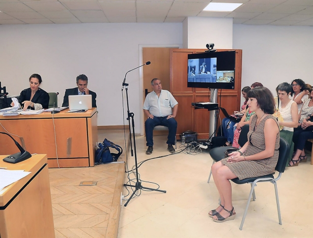 Juana Rivas declara en el juicio celebrado en el Juzgado de lo Penal 1 de Granada (POOL)