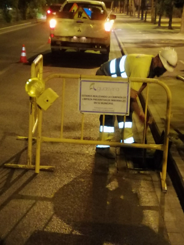 Limpieza de imbornales en el área metropolitana de Granada (AGUASVIRA)