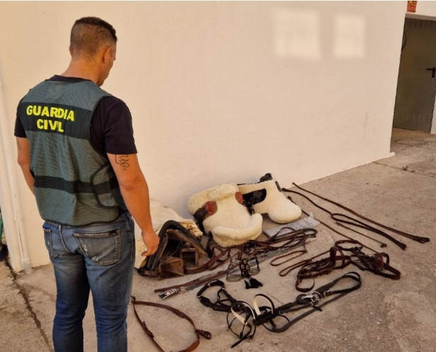 Tres investigados por el robo varias monturas de caballo en una vivienda de Gójar (GUARDIA CIVIL) Tres investigados por el robo varias monturas de caballo en una vivienda de Gójar (GUARDIA CIVIL)