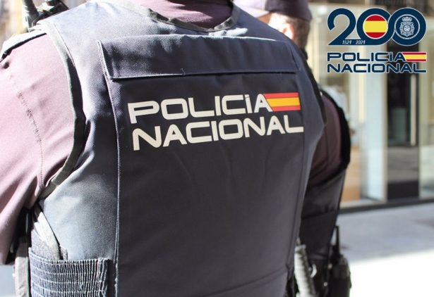 Agente de Policía Nacional, en imagen de archivo (POLICÍA NACIONAL EN GRANADA) Agente de Policía Nacional, en imagen de archivo (POLICÍA NACIONAL EN GRANADA)