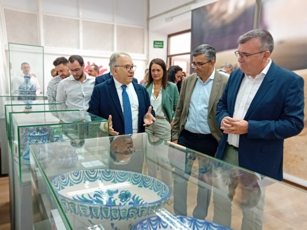 Inauguración de la exposición (JUNTA) Inauguración de la exposición (JUNTA)