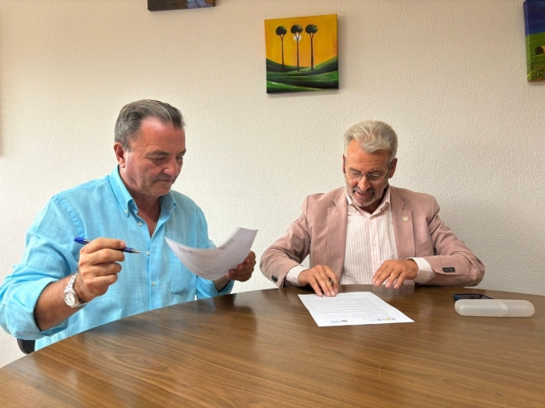 Firma del Convenio (DOWN GRANADA) Firma del Convenio (DOWN GRANADA)