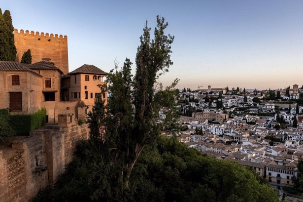 Imagen del amanecer desde la Alhambra (JUNTA DE ANDALUCÍA) Imagen del amanecer desde la Alhambra (JUNTA DE ANDALUCÍA)
