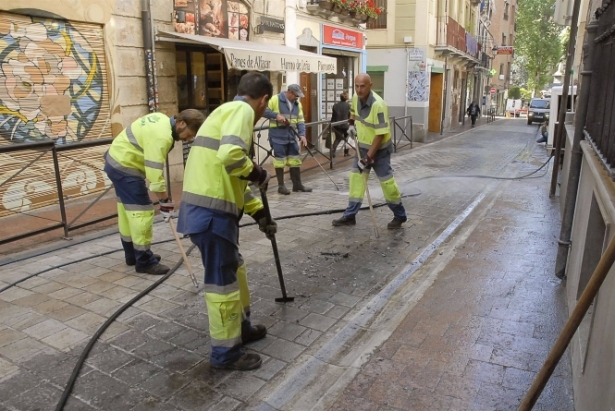 Operarios de Inagra, en imagen de archivo (AYTO.GRANADA/EUROPA PRESS) Operarios de Inagra, en imagen de archivo (AYTO.GRANADA/EUROPA PRESS)