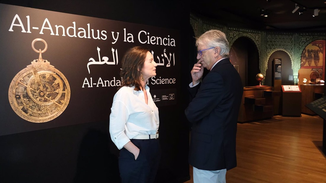 La directora gerente de El Legado Andalusí, Concha de Santa Ana, y el director del Parque de las Ciencias, Luis Alcalá (PARQUE DE LAS CIENCIAS)