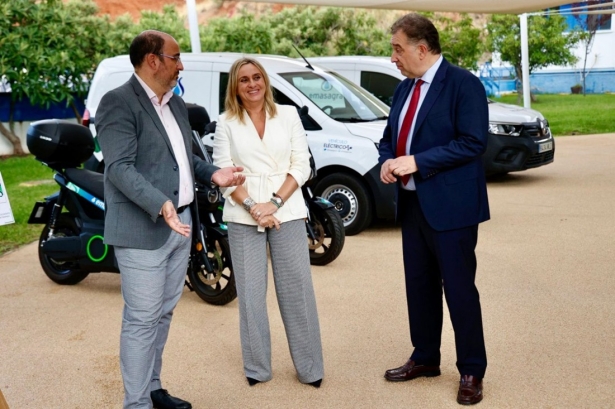 Presentación de los nuevos vehículos de Emasagra (AYTO. GRANADA) Presentación de los nuevos vehículos de Emasagra (AYTO. GRANADA)
