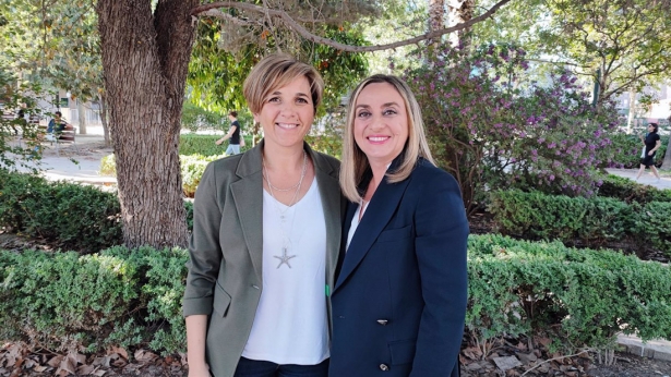 La edil de Movilidad, Ana Agudo, con la alcaldesa de Granada, Marifrán Carazo, en imagen de archivo (PP)