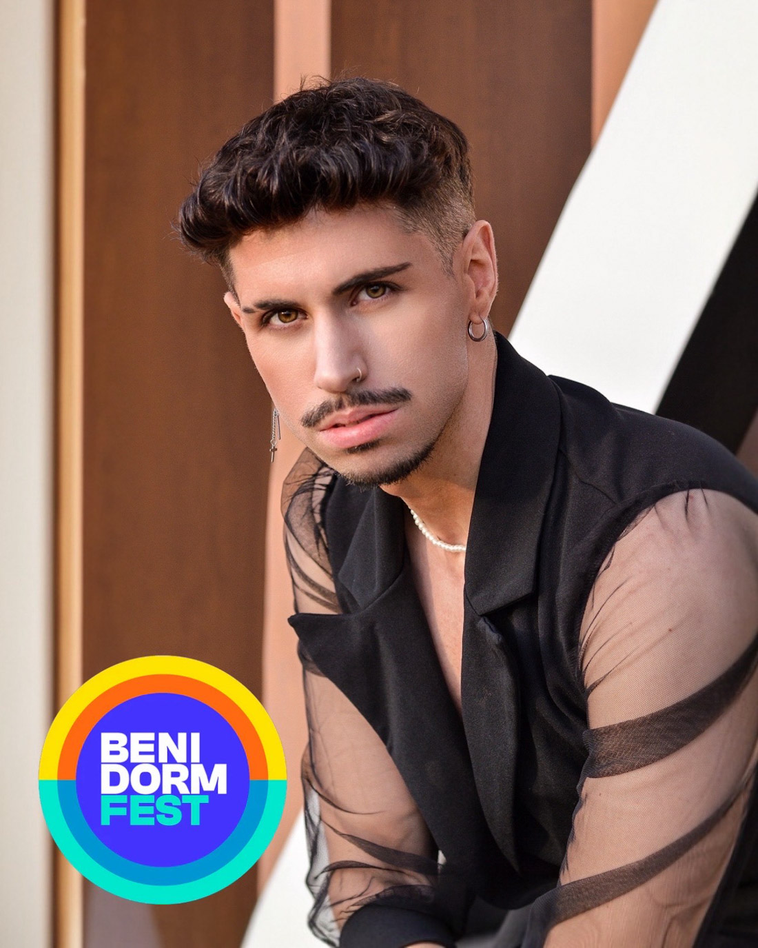 Víctor Segovia (LA OFICINA DE LOS DESEOS)