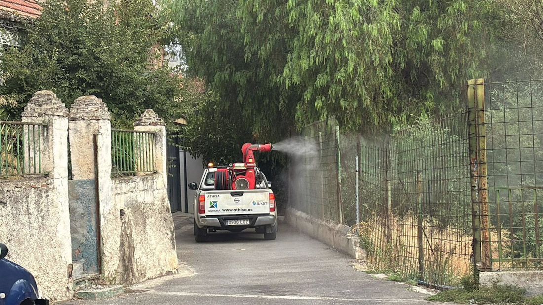 Labores de fumigación en Pinos Puente tras detectarse en un caballo el virus del Nilo (AYUNTAMIENTO DE PINOS PUENTE(