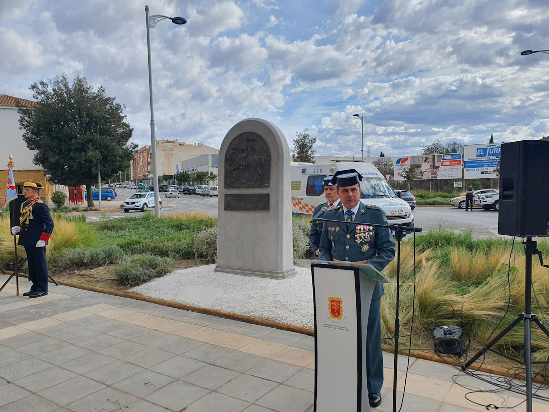 Inauguración del tondo conmemorativo a la Guardia Civil (AYTO. GUADIX)