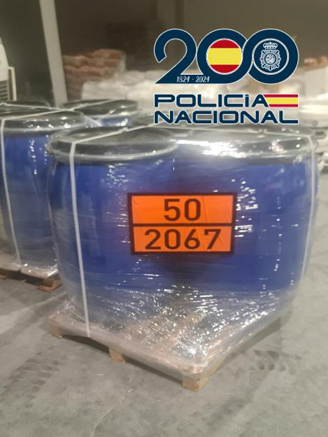 Depósitos donde estaban los cogollos de marihuana (POLICÍA NACIONAL)