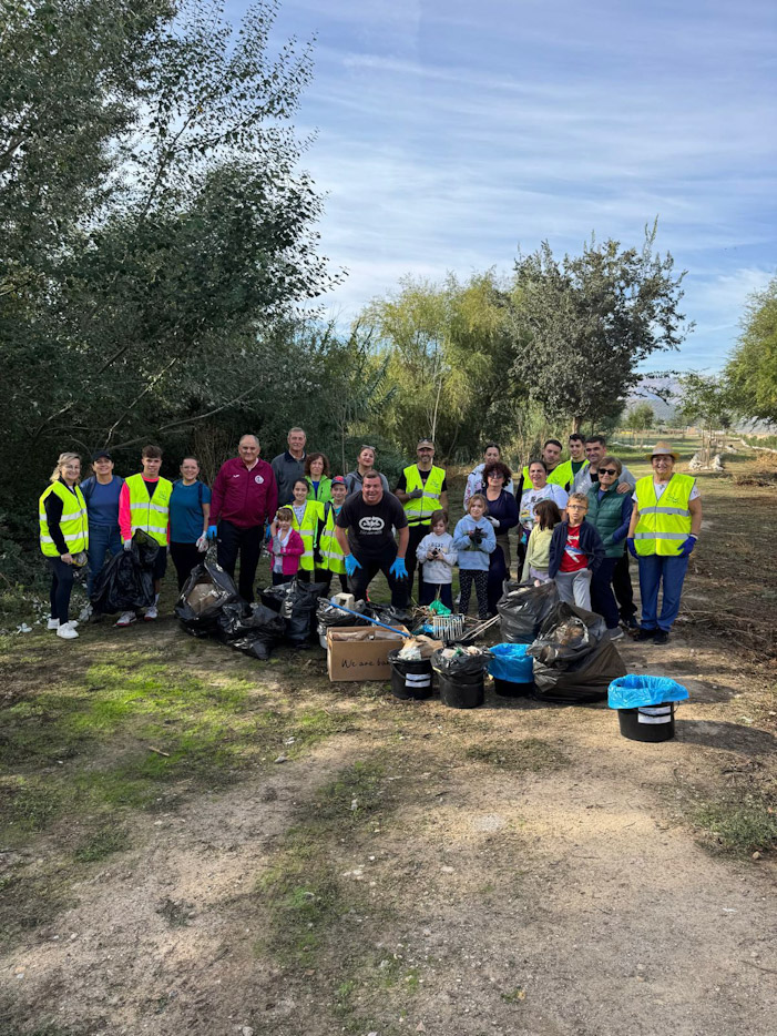 Jornada de limpieza en la ribera del río Genil (AYTO. HUÉTOR TÁJAR)