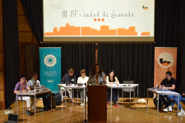 Torneo de debate Ciudad de Granada (CLUB DE DEBATE UNIVERSITARIO)