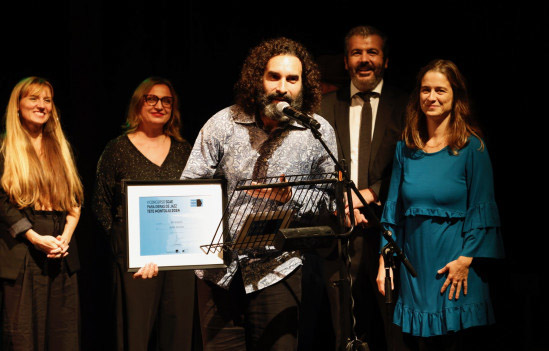 Julián Sánchez recoge el premio Julián Sánchez, al recoger su galardón en Sevilla (©J.A. DE LAMADRID / FUNDACIÓN SGAE)