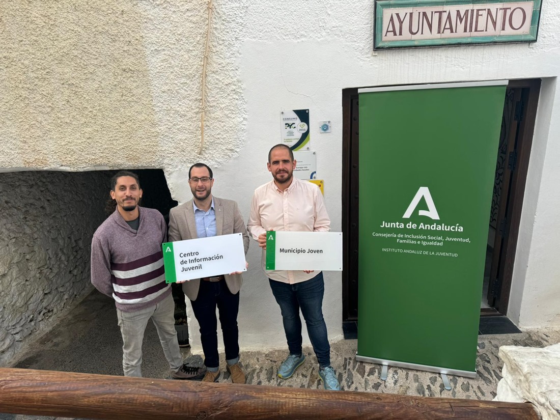 Entrega de los reconocimientos (AYTO. PAMPANEIRA)