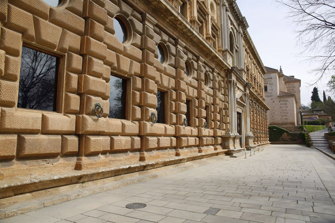 El entorno del Palacio de Carlos V, en la Alhambra, en imagen de archivo (ÁLEX CÁMARA-EUROPA PRESS)