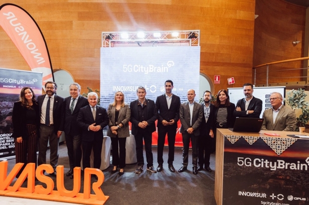 Participación de Innovasur, MasOrange y Opus RSE en el Congreso Internacional de IA, en una imagen con la alcaldesa de Granada, Marifrán Carazo, y el consejero de la Presidencia, Antonio Sanz (INNOVASUR) Participación de Innovasur, MasOrange y Opus RSE en el Congreso Internacional de IA, en una imagen con la alcaldesa de Granada, Marifrán Carazo, y el consejero de la Presidencia, Antonio Sanz (INNOVASUR)