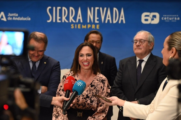 La consejera de Fomento, Vivienda y Articulación del Territorio, y presidenta de Cetursa Sierra Nevada, Rocío Díaz, en la gala del 60 aniversario de Cetursa Sierra Nevada (JUNTA DE ANDALUCÍA(