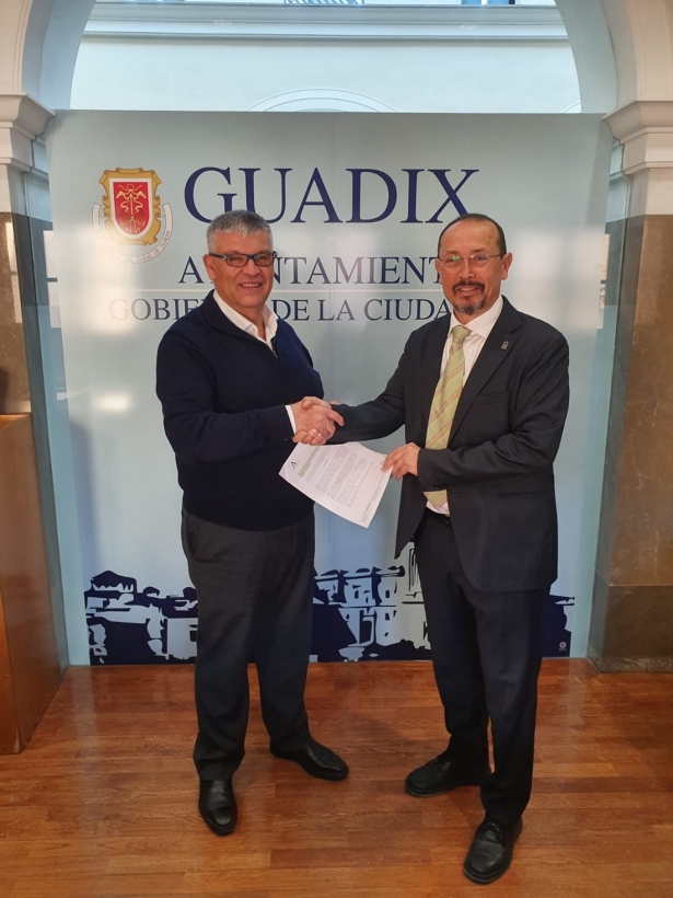 Firma del convenio (JUNTA) Firma del convenio (JUNTA)