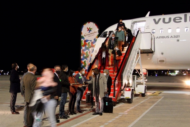 Vuelo inaugural París-Granada de Vueling. Archivo. (DIPUTACIÓN DE GRANADA)