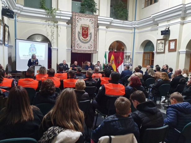 Acto del Día del Voluntariado, con la entrega de distinciones, de la Agrupación Protección Civil de Guadix (AYTO.DE GUADIX) Acto del Día del Voluntariado, con la entrega de distinciones, de la Agrupación Protección Civil de Guadix (AYTO.DE GUADIX)