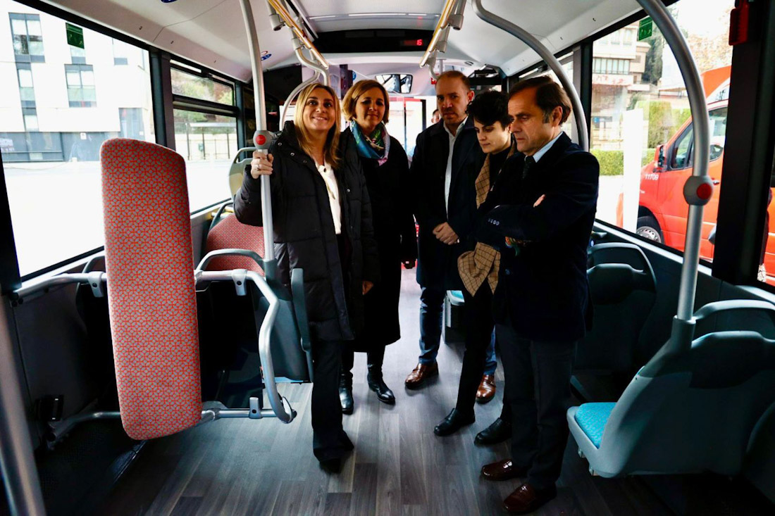 Presentación de los nuevos autobuses (AYTO. GRANADA)