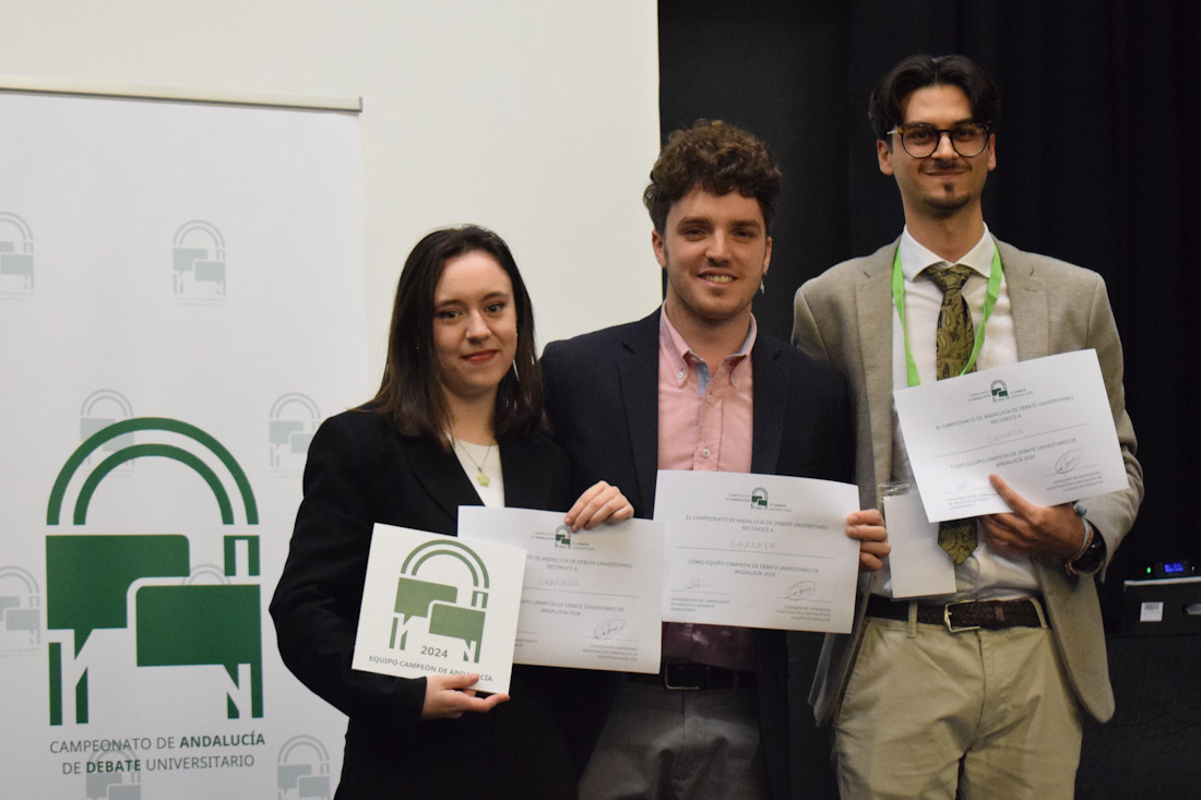 Campeones de Andalucía de debate (DEBATE UGR)