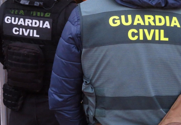 Agentes de la Guardia Civil (GUARDIA CIVIL) Agentes de la Guardia Civil (GUARDIA CIVIL)
