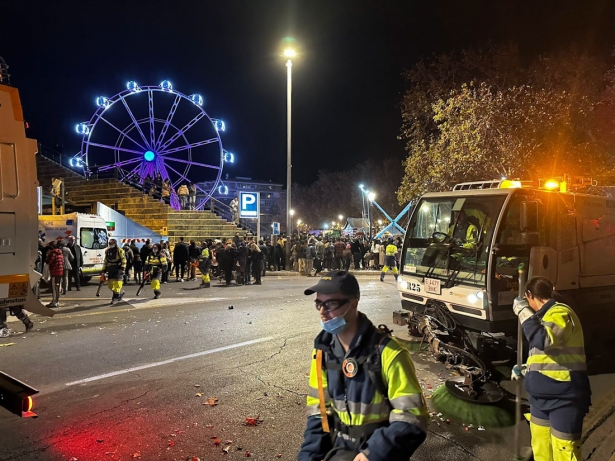 Dispositivo de limpieza en la capital (AYTO. GRANADA) Dispositivo de limpieza en la capital (AYTO. GRANADA)