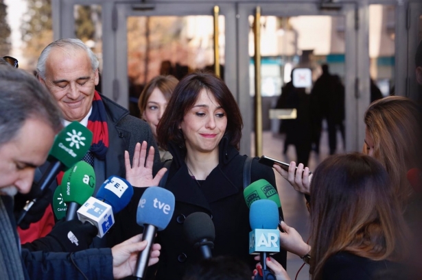  Juana Rivas atiende a los medios en una imagen de archivo (ÁLEX CÁMARA/EUROPA PRESS)