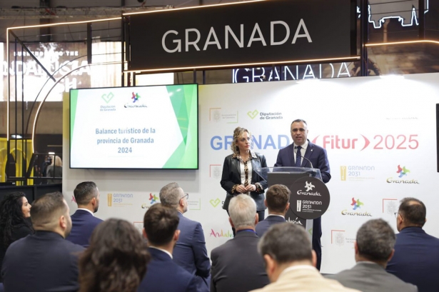 El presidente de la Diputación, Francis Rodríguez, en FITUR (DIPGRA)