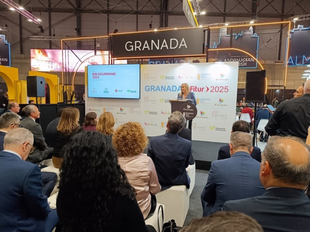La alcaldesa de Granada, Marifrán Carazo, interviene en la presentación en Fitur de los premios Bib Gourmand 2025 de Guía Michelín (EUROPA PRESS) La alcaldesa de Granada, Marifrán Carazo, interviene en la presentación en Fitur de los premios Bib Gourmand 2025 de Guía Michelín (EUROPA PRESS)