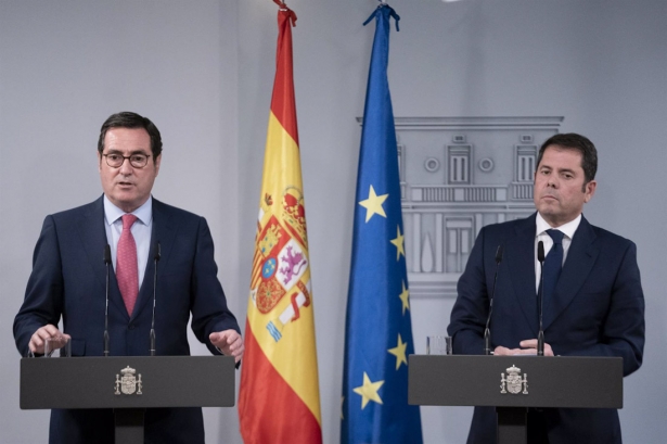El presidente de la CEOE, Antonio Garamendi (i), y el presidente de Cepyme y vicepresidente de la CEOE, Gerardo Cuerva (A. PÉREZ MECA. POOL/EUROPA PRESS)