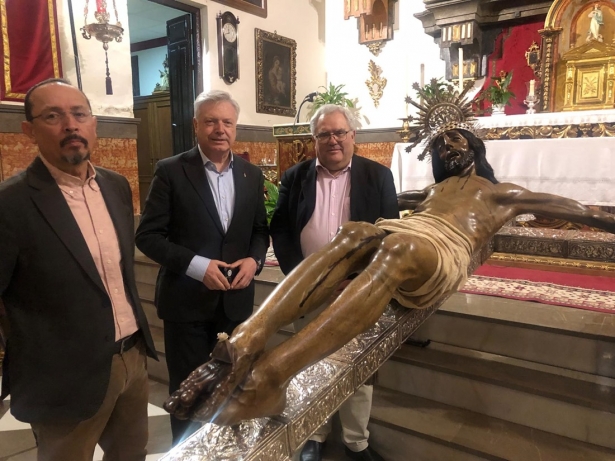 Visita al crucifijo de San Agustín (JUNTA)