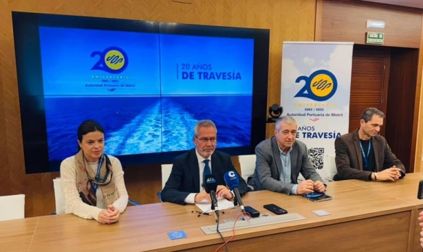 Presentación de la conmemoración del 20º aniversario de la Autoridad Portuaria de Motril, con su presidente, José García Fuentes, en el centro en la imagen (AUTORIDAD PORTUARIA)